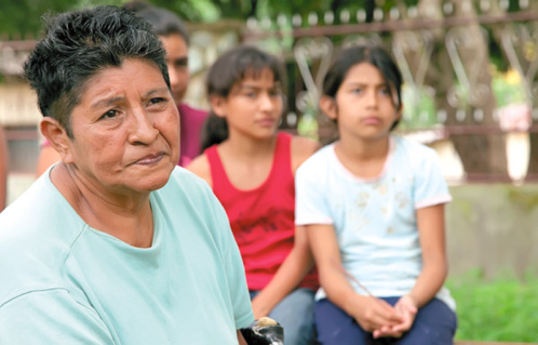 Rinden homenaje a la Bandera Nacional