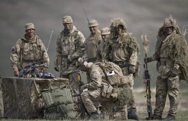 Reino Unido envía tropas a Afganistán para evacuar a los británicos