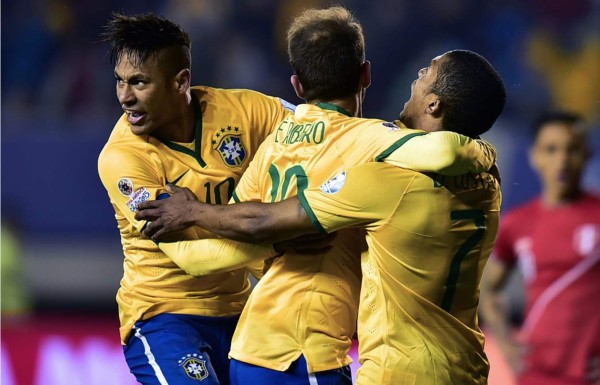 Brasil consigue triunfo agónico