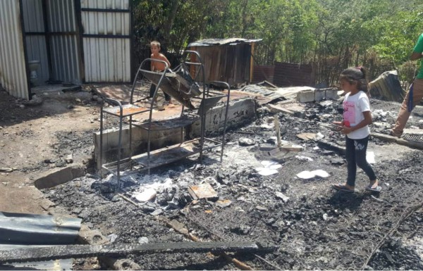 Hondureño despechado quema casa de exmujer en Pimienta, Cortés