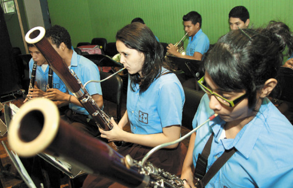 De aniversario la Escuela Victoriano López