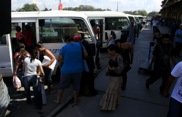 Así asaltan en los buses de la ruta San Pedro Sula-Puerto Cortés
