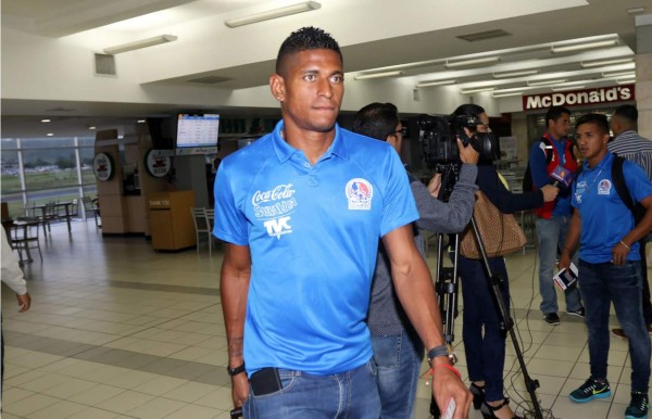 Carlo Costly rechazó regresar a jugar a Grecia