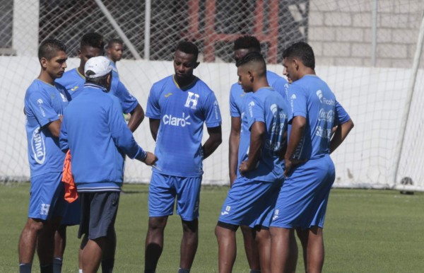 Honduras comienza preparación para enfrentar a Guatemala