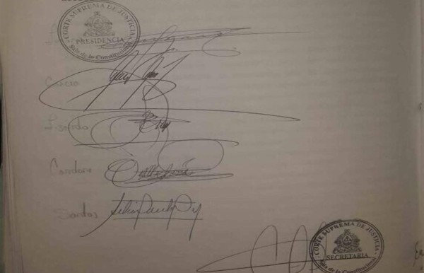Ley de Justicia Constitucional prohíbe a magistrados retirar firmas de los fallos