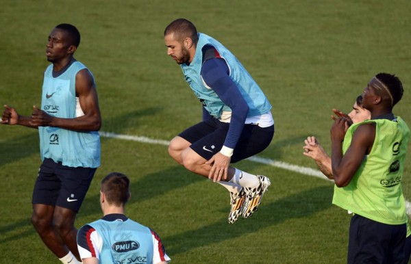 Francia prepara su estrategia a puertas cerradas