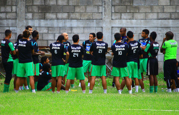 Mario Beata y Patricio Negreira al frente de Marathón