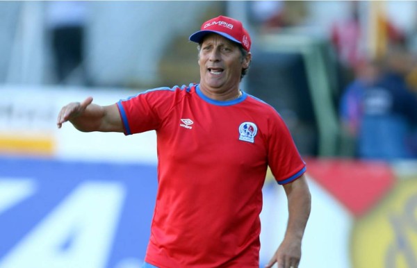 Pedro Troglio dice que el 1 de mayo retornarían a los entrenos