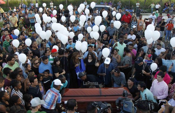 ¡Adiós Juan Carlos García! Teleños lo despiden con honores