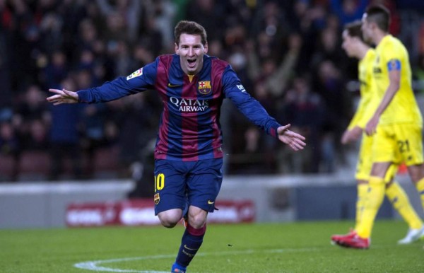 Messi aprovecha la sanción de Cristiano y acorta distancias