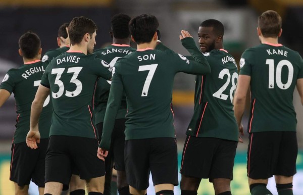 La Premier League de Inglaterra vuelve a verse amenazada por el covid-19