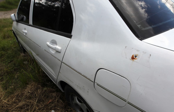 Encuentran carro con manchas de sangre y perforaciones de bala en Comayaguëla