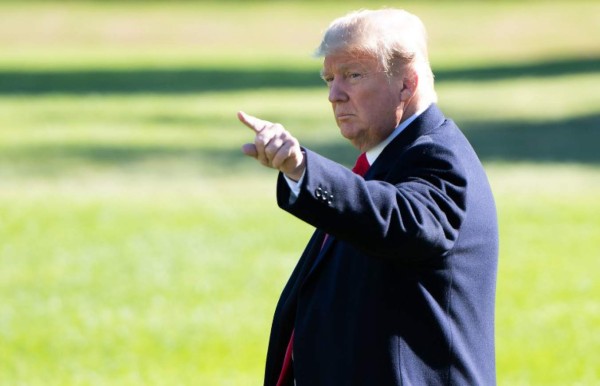 Trump publica video que muestra cómo pagan a migrantes