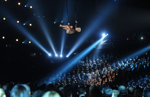 Daft Punk gana el Grammy a la Grabación y Álbum del Año 