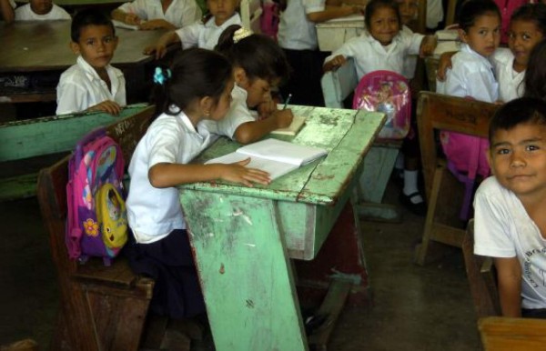 Para mejorar calidad educativa lanzan campaña 'Yo digo presente”