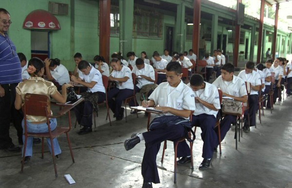 Bachillerato en ciencias y letras en Honduras desaparece en 2015