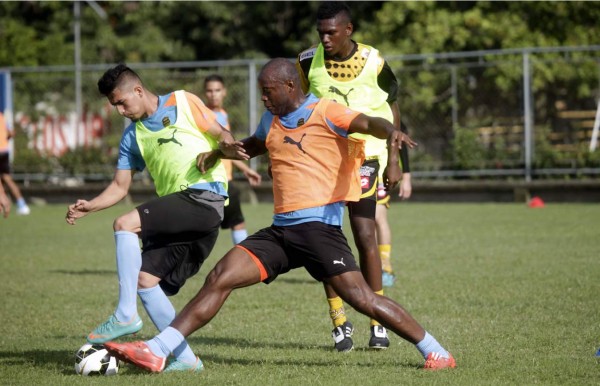 Real España trabajó a triple horario en primer día de pretemporada