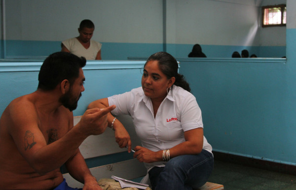 24 horas con el 'mesías” del psiquiátrico Mario Mendoza