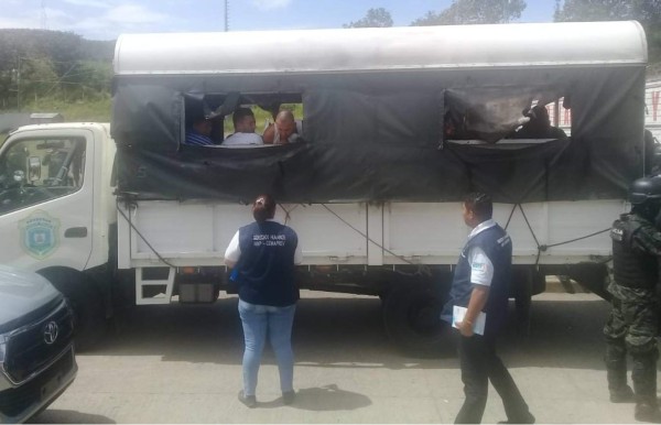 Trasladan a 12 reos a cárcel de máxima seguridad La Tolva