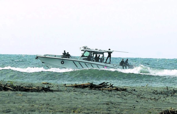 Hoy sigue búsqueda de narcosubmarino en Caribe hondureño
