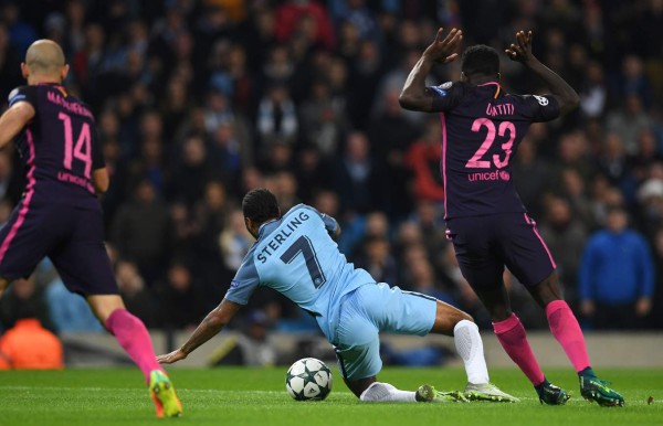 ¡Polémica! El claro penal que no le concedieron al City ante Barcelona