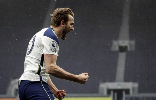 Harry Kane marcó el primer gol en el triunfo del Tottenham sobre el West Bromwich. Foto EFE