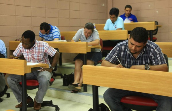 Más de 200 colegios en olimpiadas de matemáticas de la UTH