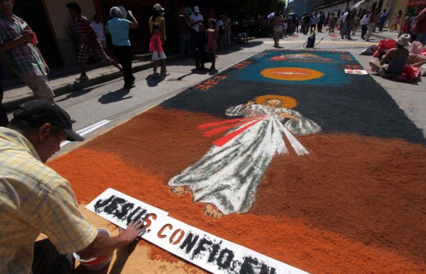 Alfombras, fe y tradiciones en Comayagua