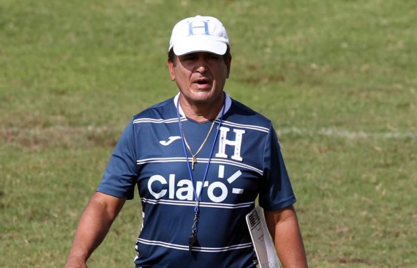 Jorge Luis Pinto: 'Tengo la cabeza destrozada de pensar'