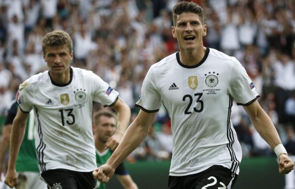 Alemania cumple ante Irlanda y asegura liderato