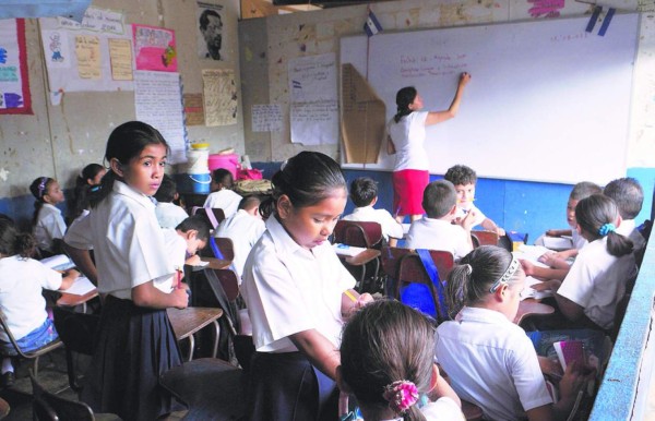 Desaparecen 84 pizarras inteligentes valoradas en $5,000 cada una   