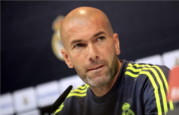 Zidane manda mensajes claros a Cristiano y James