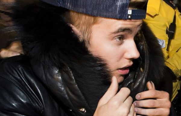 Casa Blanca estudiará petición de deportar a Justin