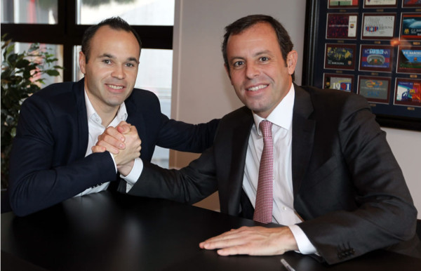 Iniesta amplía su contrato con el Barça hasta 2018
