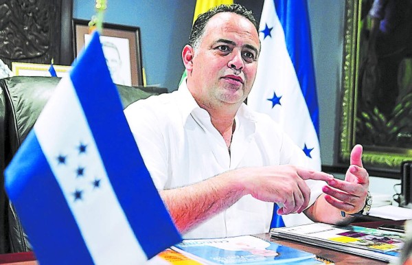 San Pedro Sula se pinta de azul con la gran convención