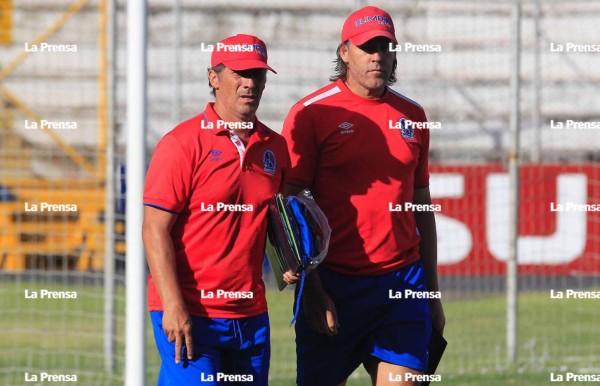 Pedro Troglio anuncia modificaciones en el 11 del Olimpia para enfrentar al Vida