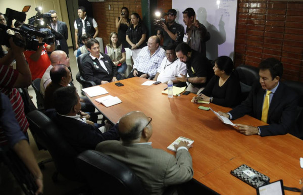 Milla y Calidonio viven jornada tensa en el TSE