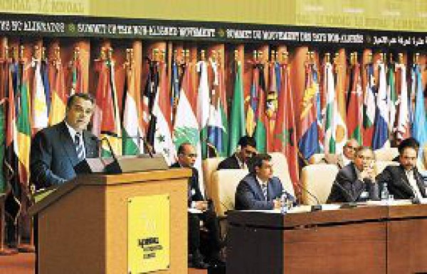 Inicia cumbre de Noal a la expectativa de llegada de Castro