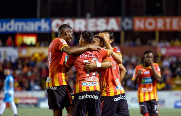 Sufrida clasificación del Herediano a la final de la Liga Concacaf