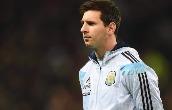 Video: Le piden a Messi no volver a Argentina