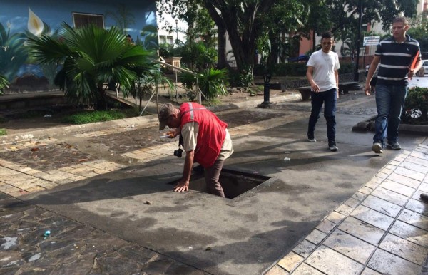 Peligro para peatones en el parque central