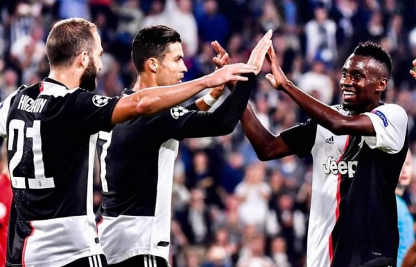 Higuaín y Cristiano lideran el triunfo de la Juventus contra Bayer Leverkusen en Champions League