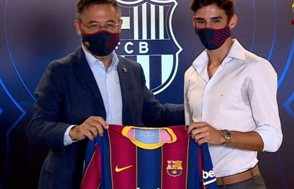 Barcelona presentó al portugués Francisco Trincao