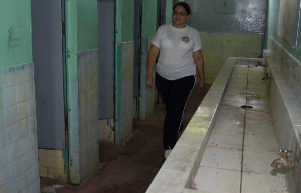 Juntas de padres trabajan en modernizar centros escolares