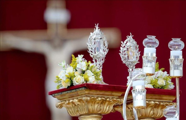 Las reliquias de los santos Juan Pablo II y Juan XXIII, expuestas en el Vaticano