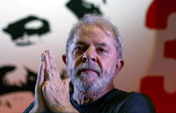 La corte suprema de Brasil posterga el examen de la liberación de Lula