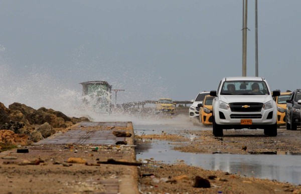 Iota es categoría 4 y avanza rápidamente hacia Honduras y Nicaragua