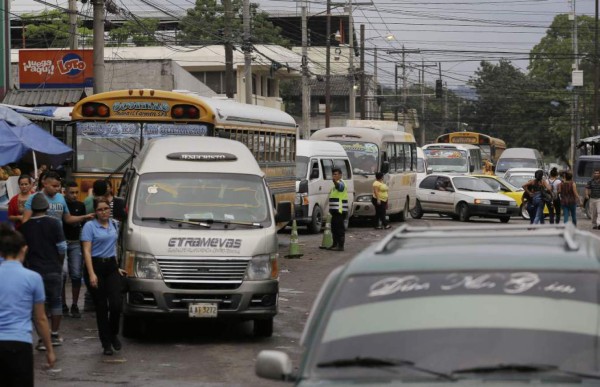 Multarán a empresas que aumentan entre 20 y 30% al pasaje