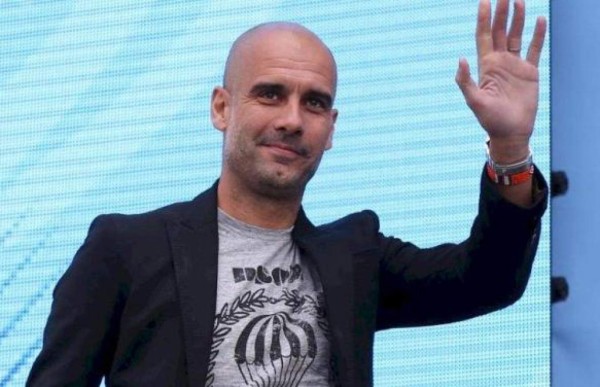 Manchester City presentó a Pep Guardiola como su nuevo DT
