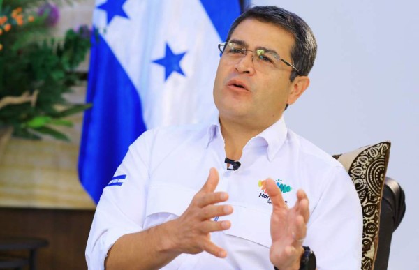 Presidente Hernández: 'Oficiales depurados estarían detrás de rebelión policial'